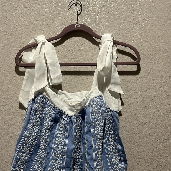 Ann Taylor Loft blouse with bows at shoulders. Blue and white Size Small summer - Picture 5 of 9
